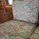 Antique English two-seater canapé, carved wooden frame.