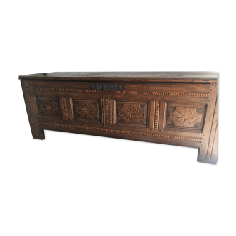 1800s chest