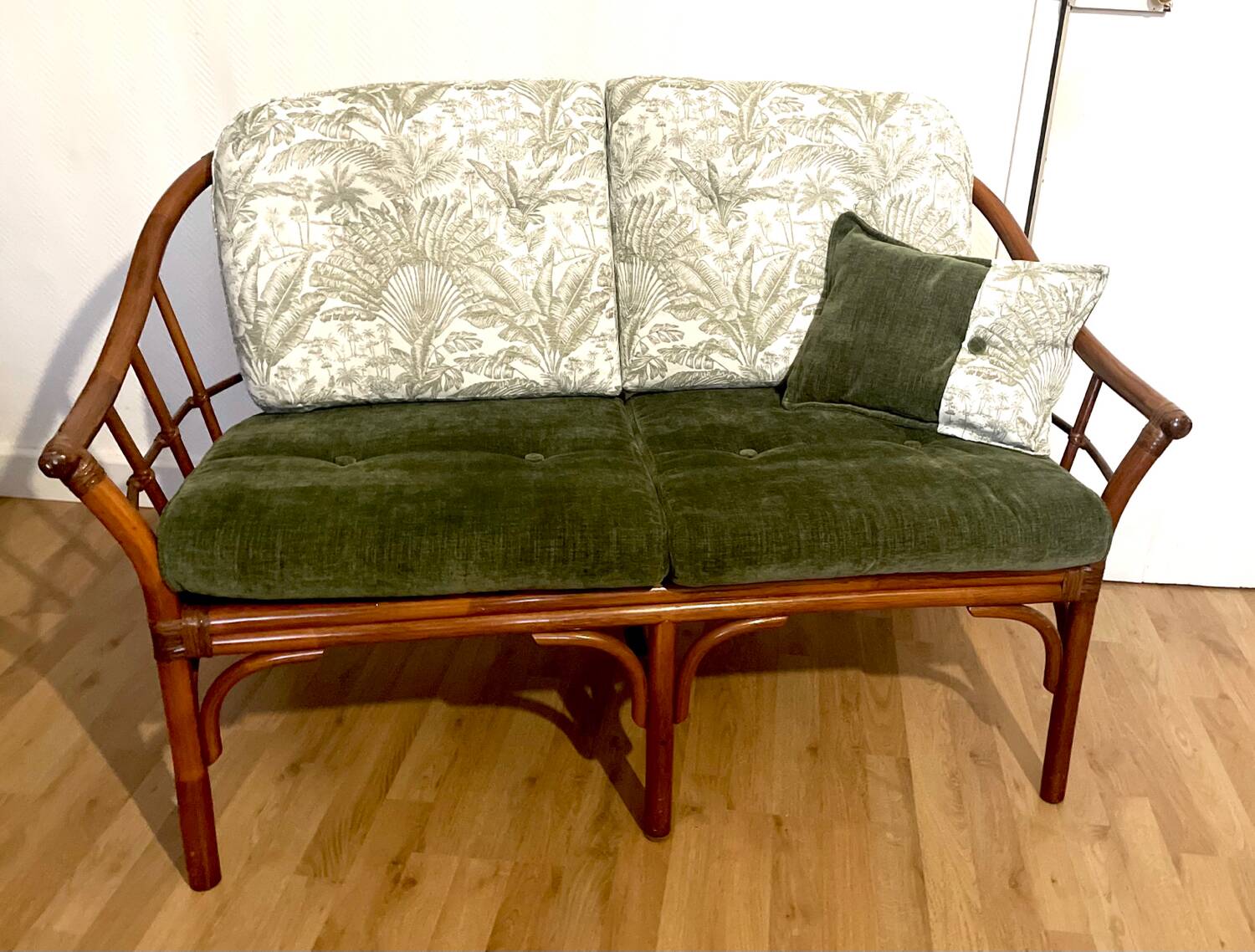 2-seater rattan bench