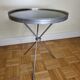 Guéridon vintage tripode en métal et verre, piètement en laiton, années 50-60