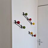 Porte manteau mural boules bois métal noir années 60