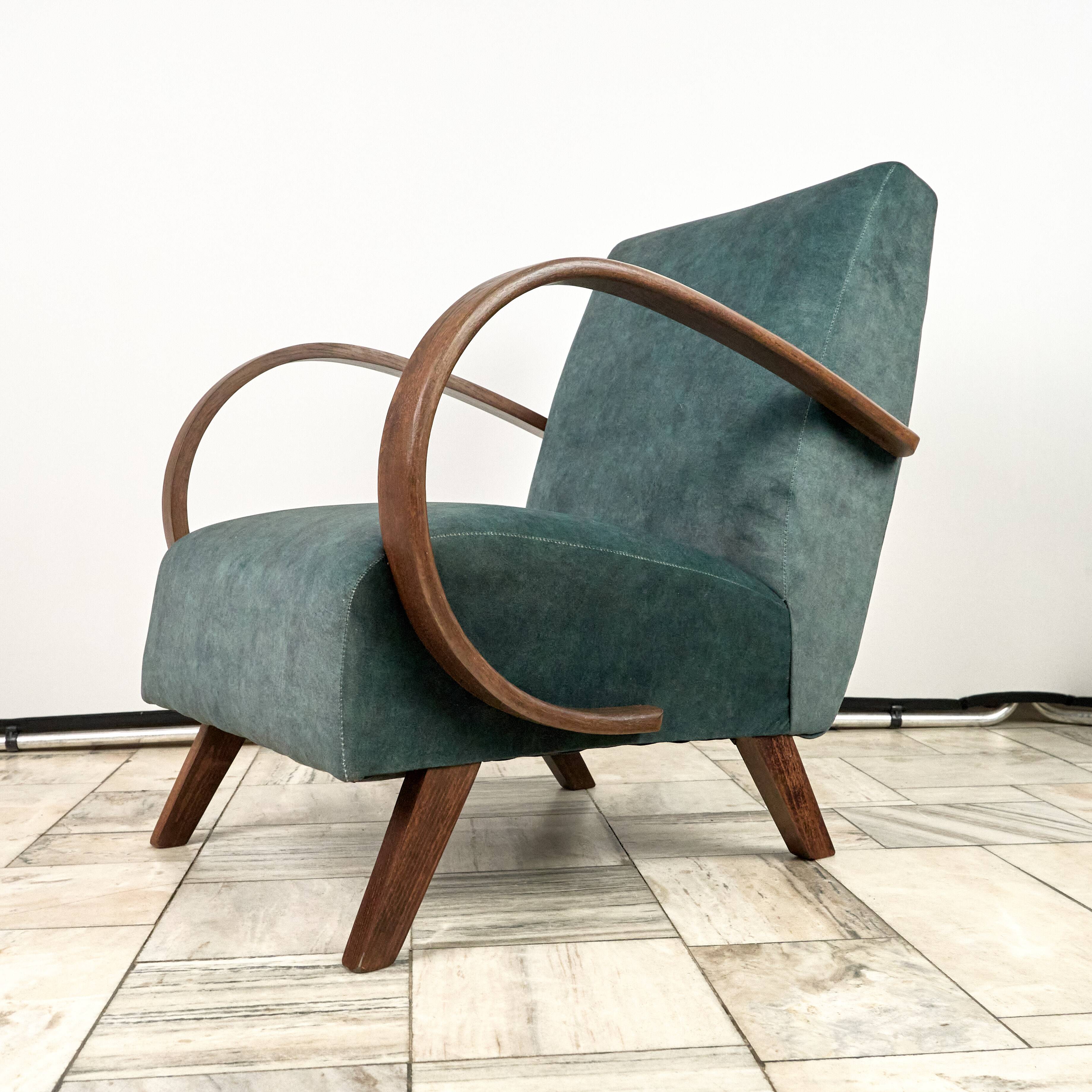 H 410 type C Armchair designed by Jindrich Halabala, 1940s, Czechoslovakia