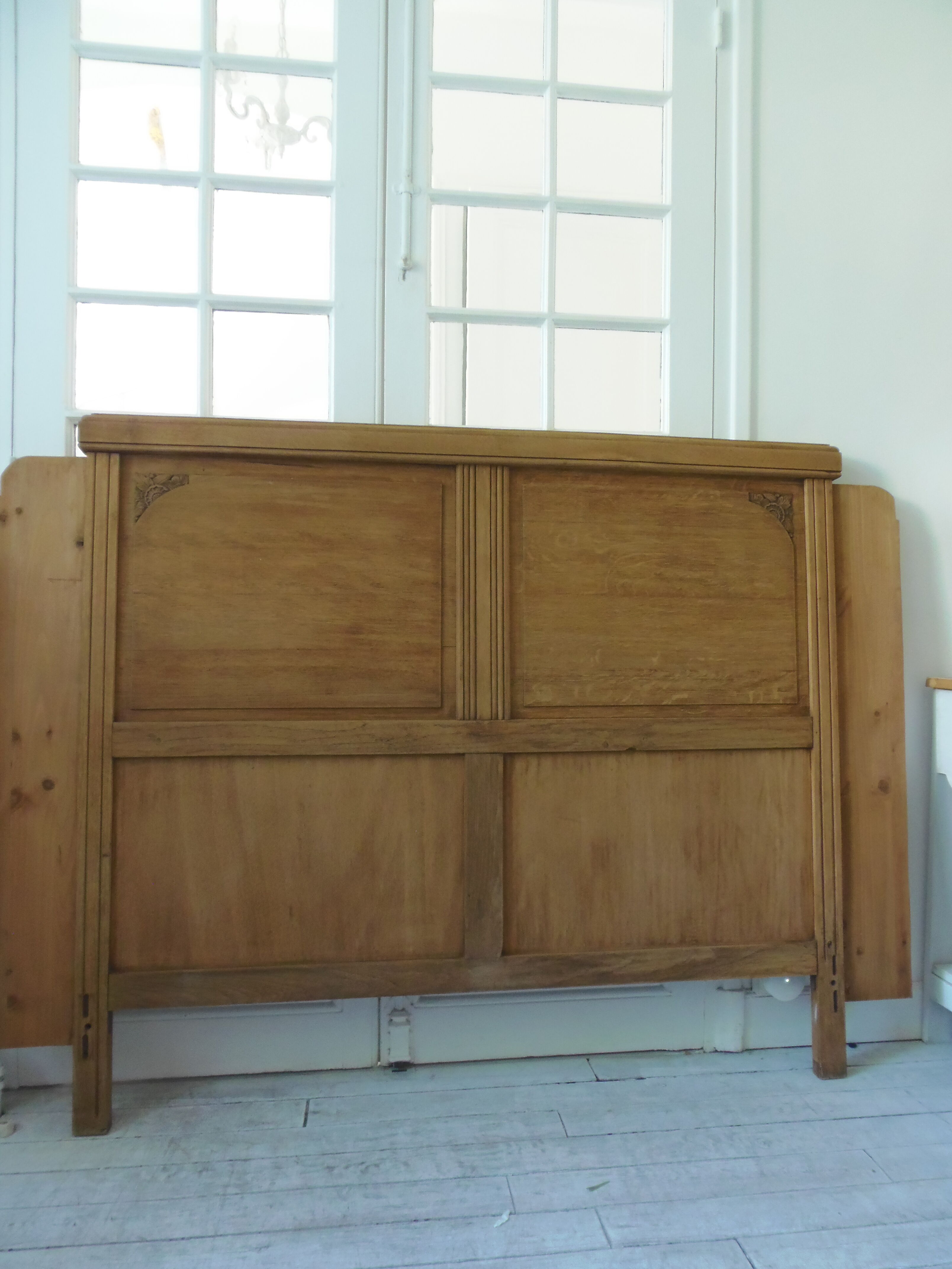 Art Deco headboard for a 160 cm bed in raw wood