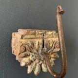 Wall hook in hand-carved wood and iron, antique, India, 1920