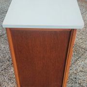 Paire de tables de chevet en chêne, a. 1950 ; piètement compas, design rétro vintage