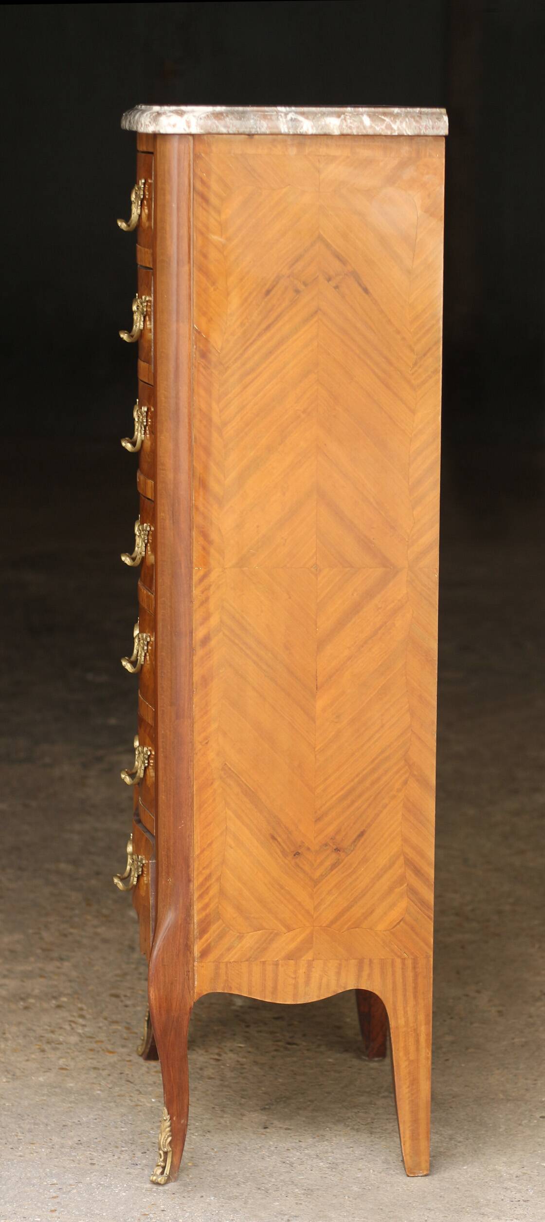 Splendid little wooden veneered week planner. Work from the Faubourg.