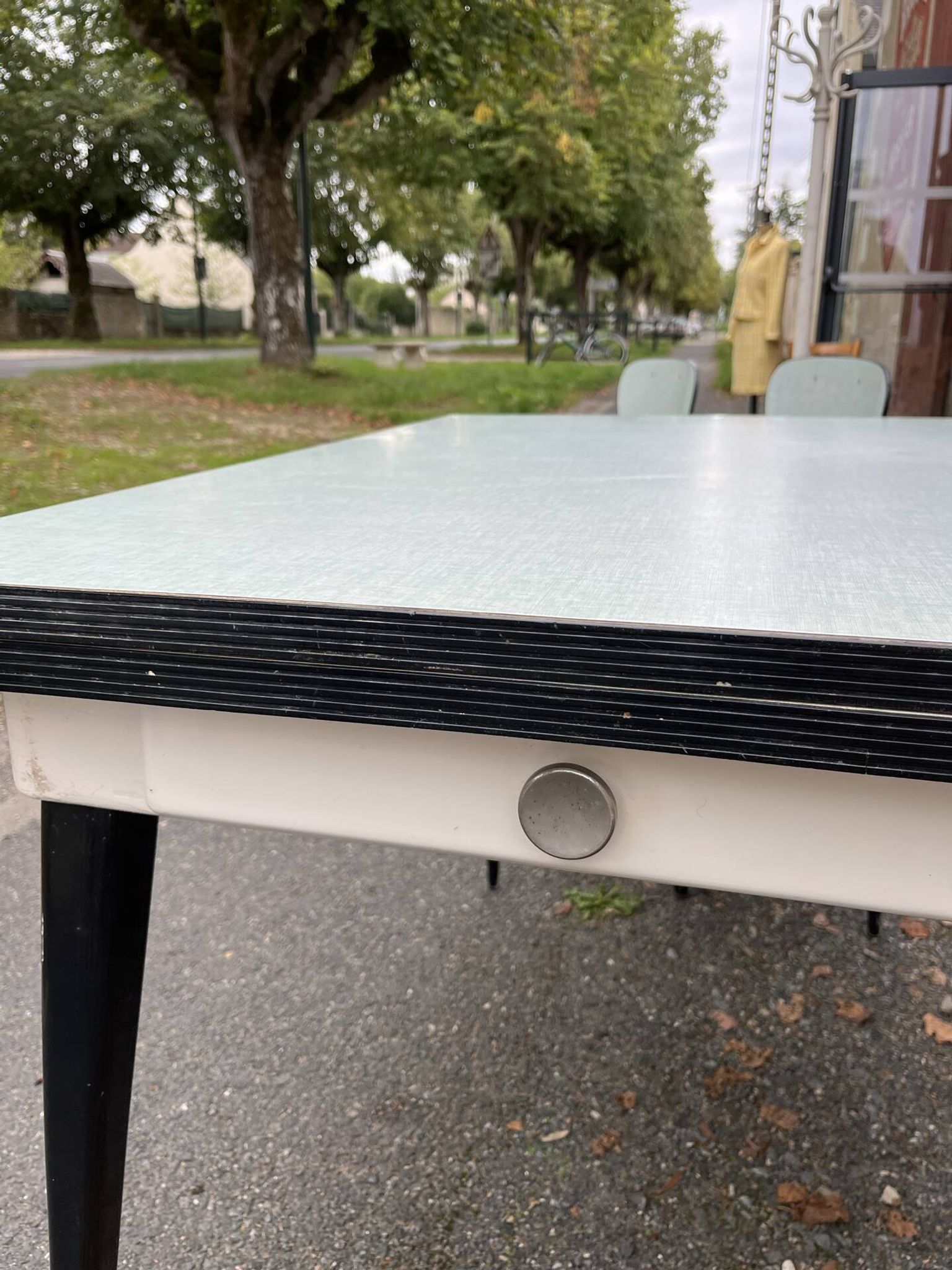 Table et chaises Formica