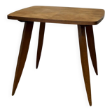 Coffee table with tapered legs