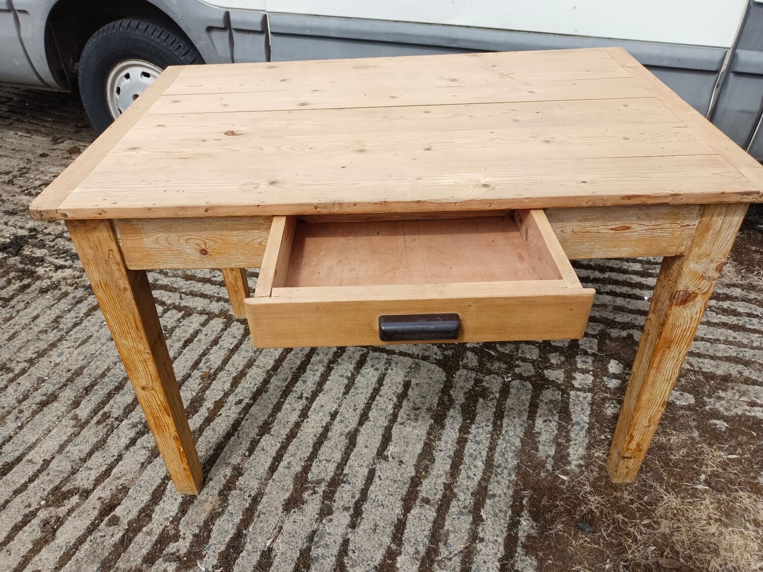 Raw desk table