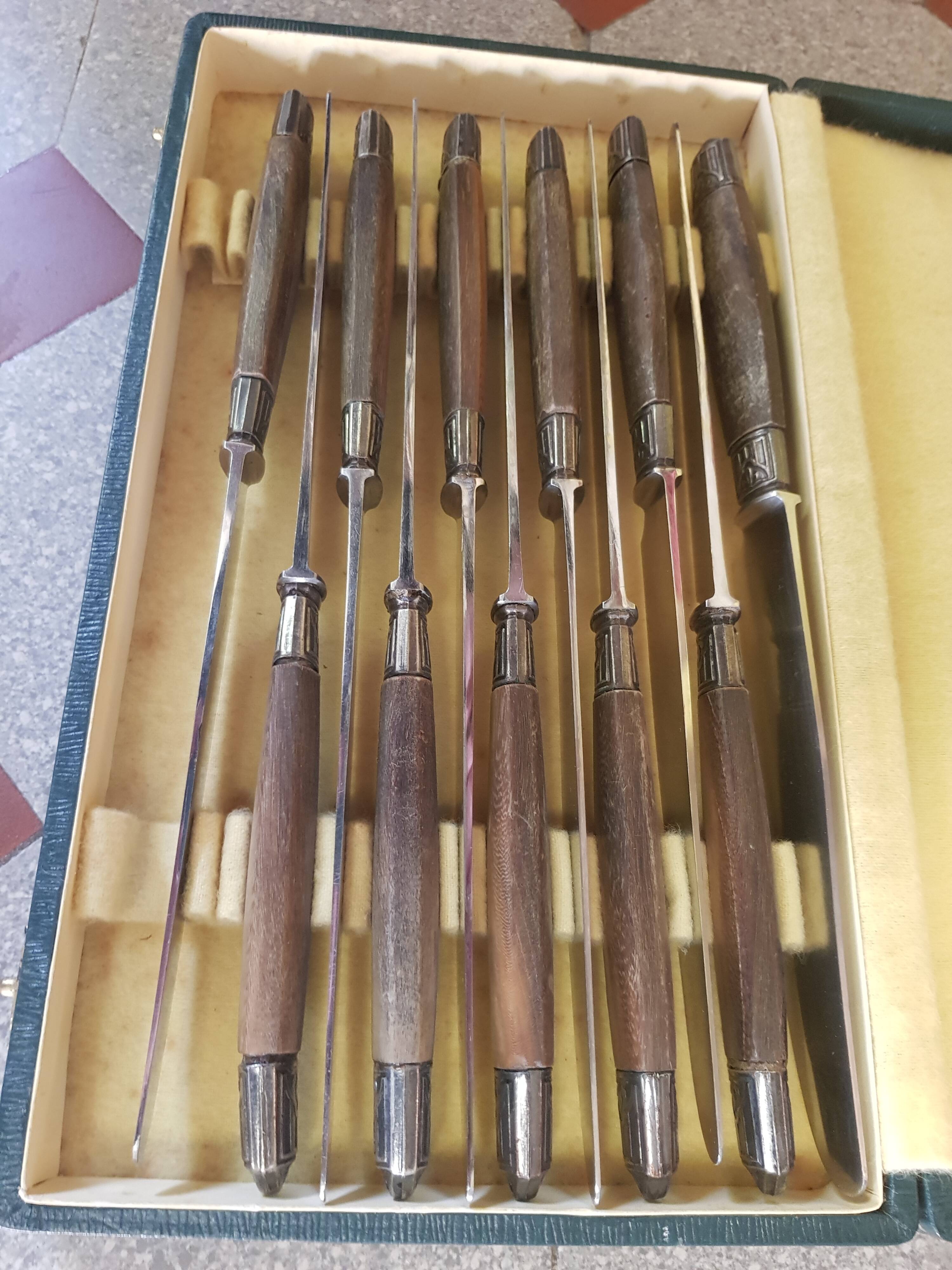 Set of 10 Art Deco knives in a case