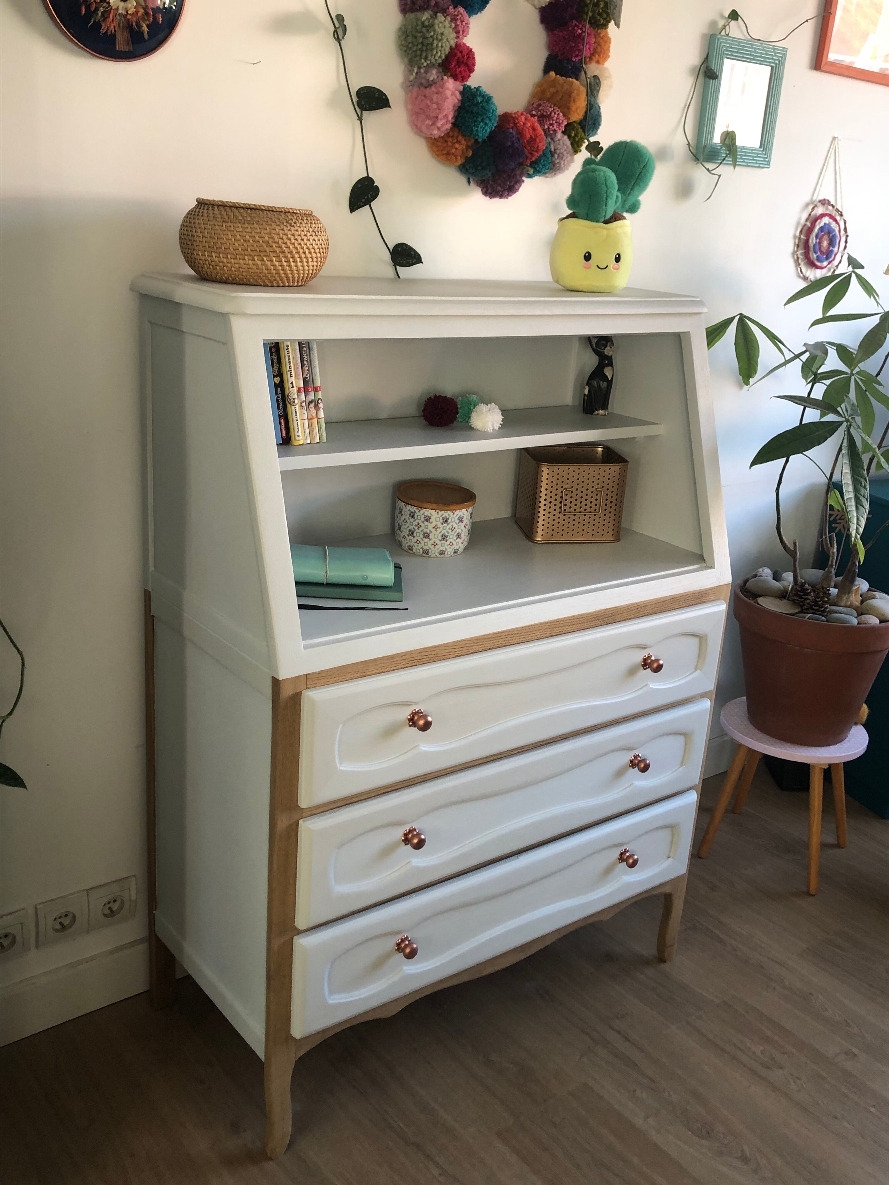 Old secretary desk from the 80s.