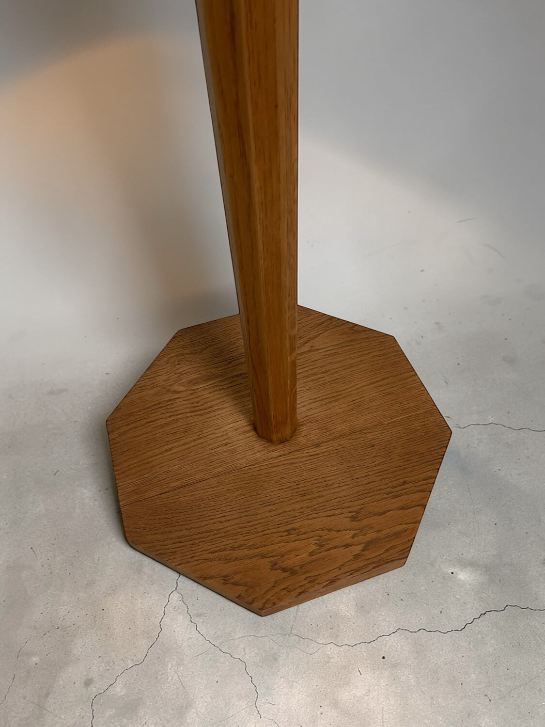 Lampadaire en chêne 1950 (grand modèle)