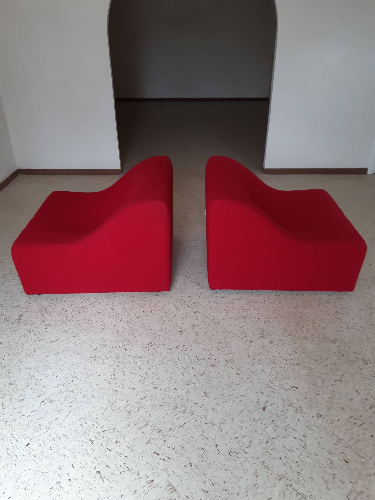 Pair of chromatic swivel armchairs by Kwok Hoi Chan, Steiner