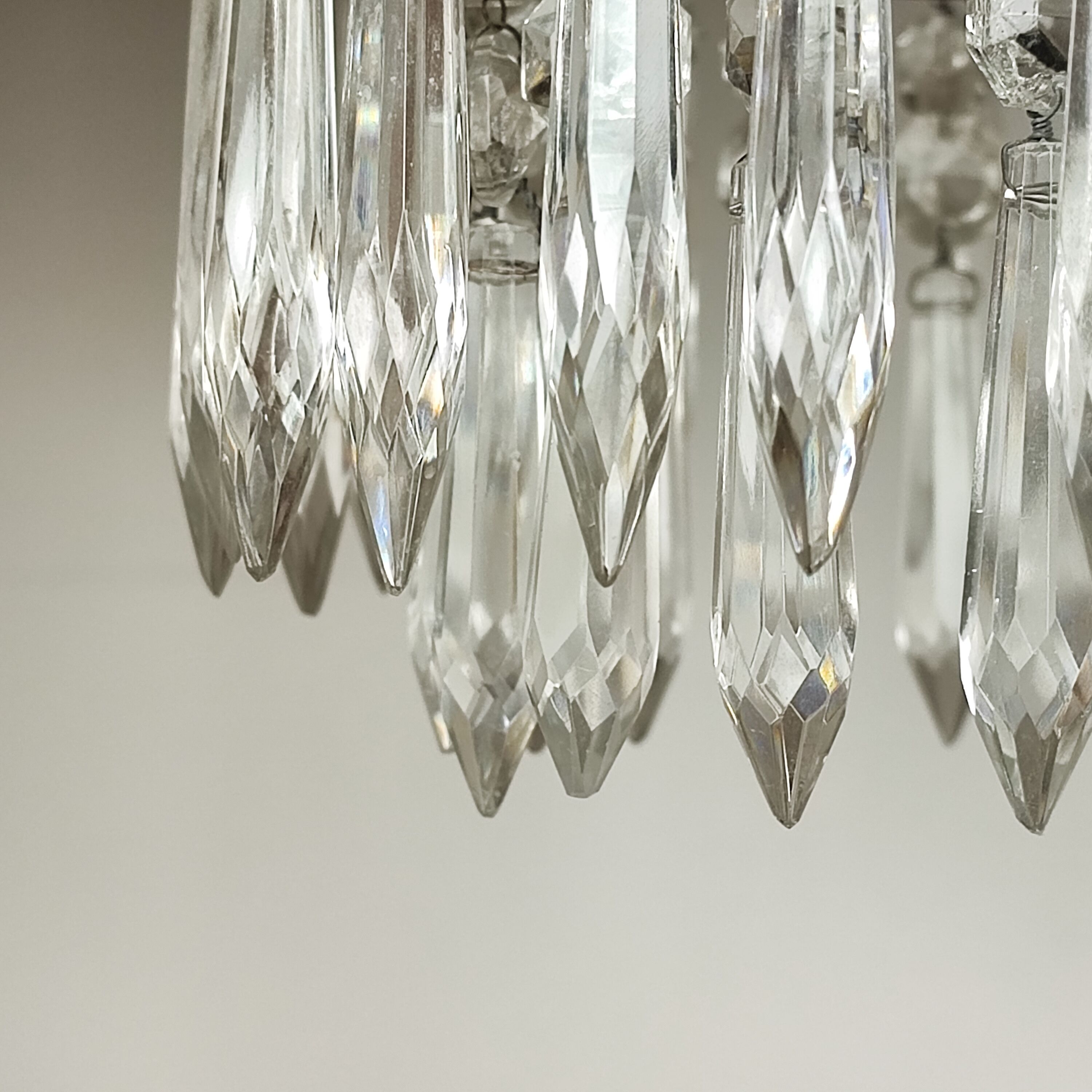Ceiling lamp tassels