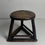 Tabouret tripode en bois ancien pour couteliers, bijoutiers et ouvriers