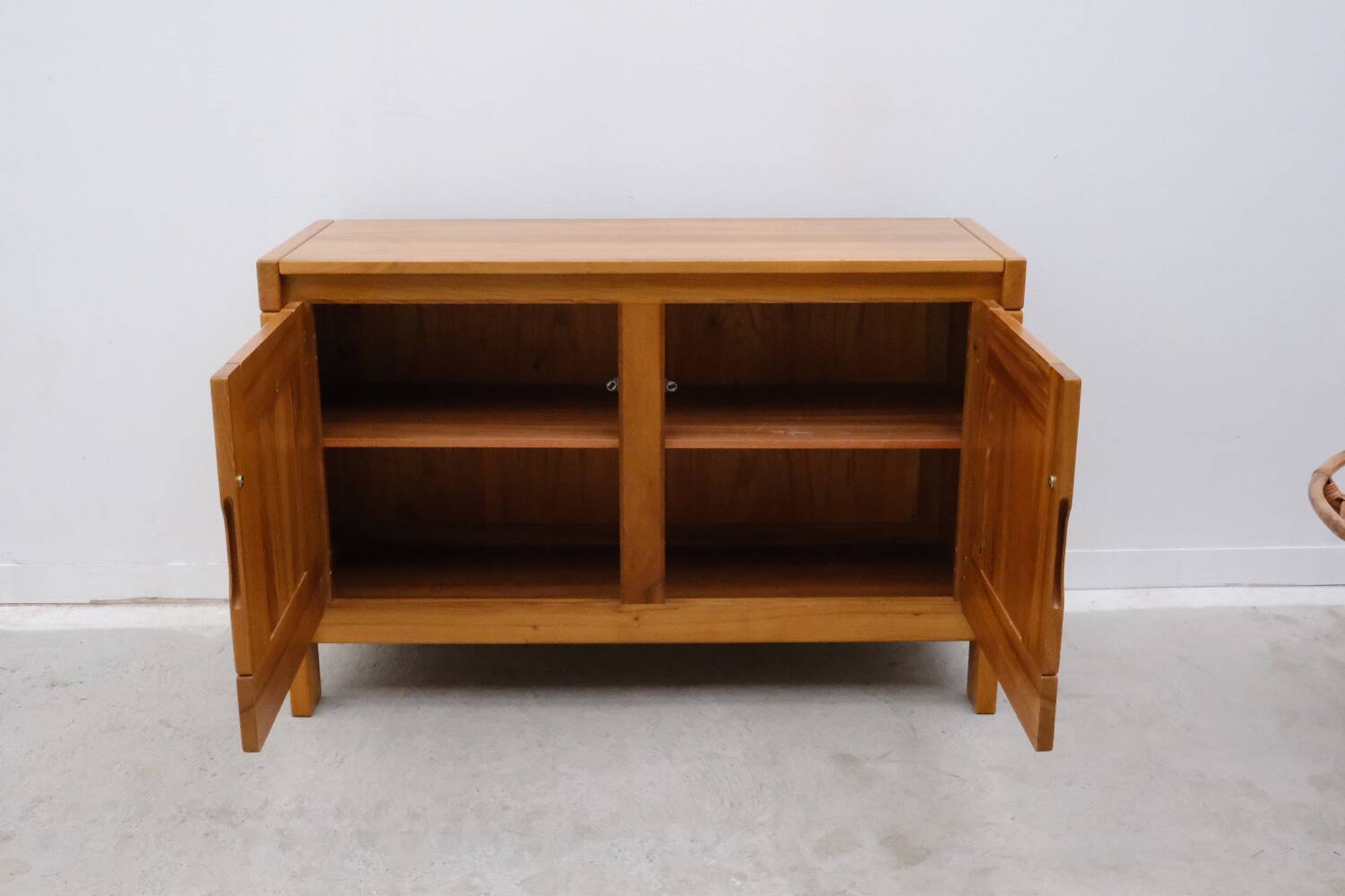 Maison REGAIN 2-door sideboard in solid elm