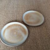 2 assiettes plates en grès