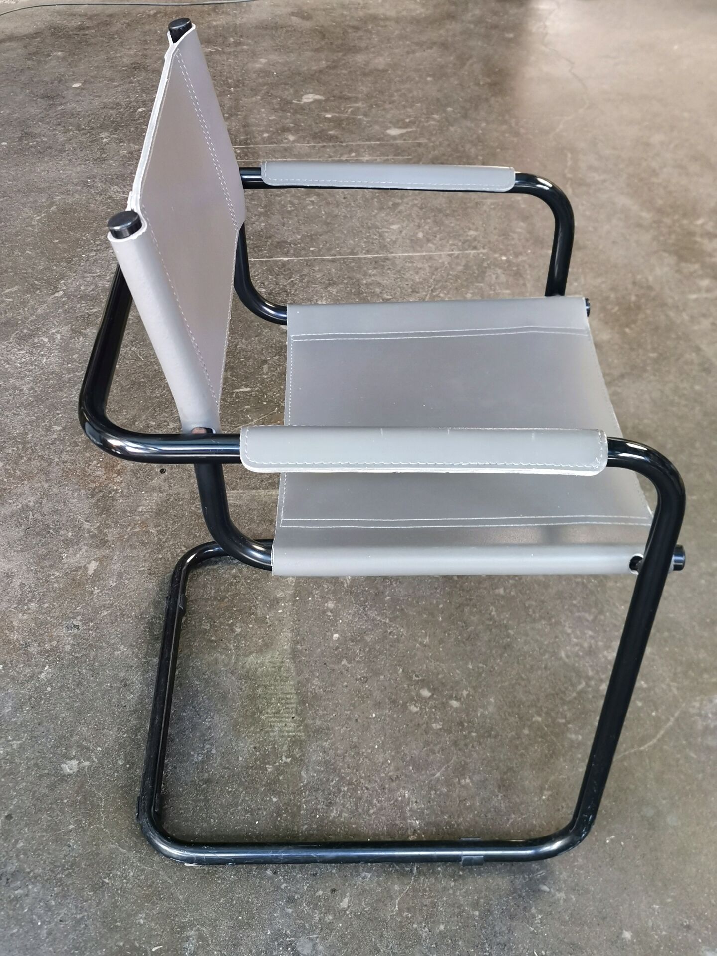 Cantilever chair design matteo grassi / marcel breuer 70s/80s