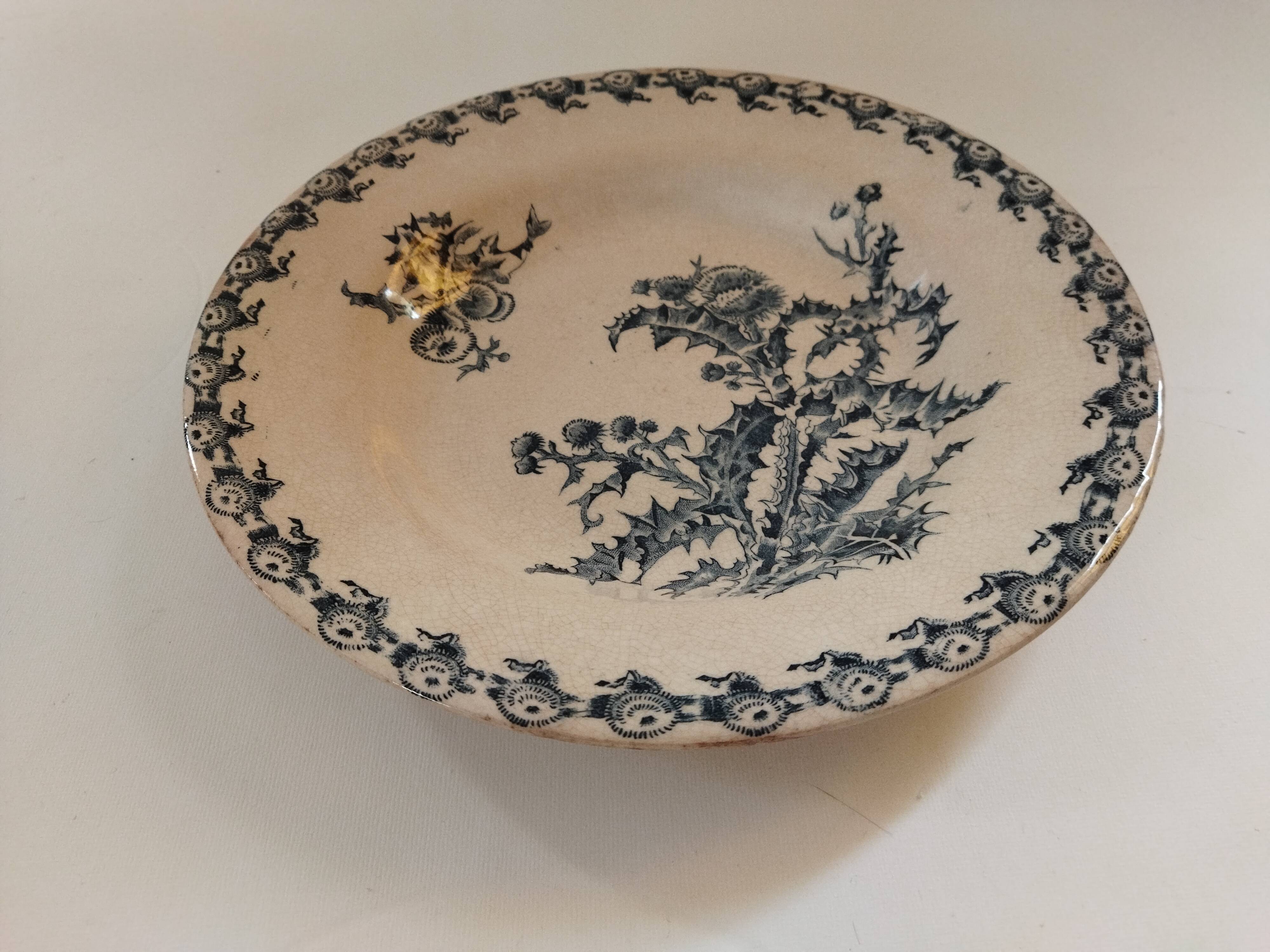 Hollow plate "Chardons" of Gien