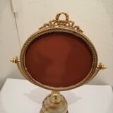 Old psyche mirror to pose