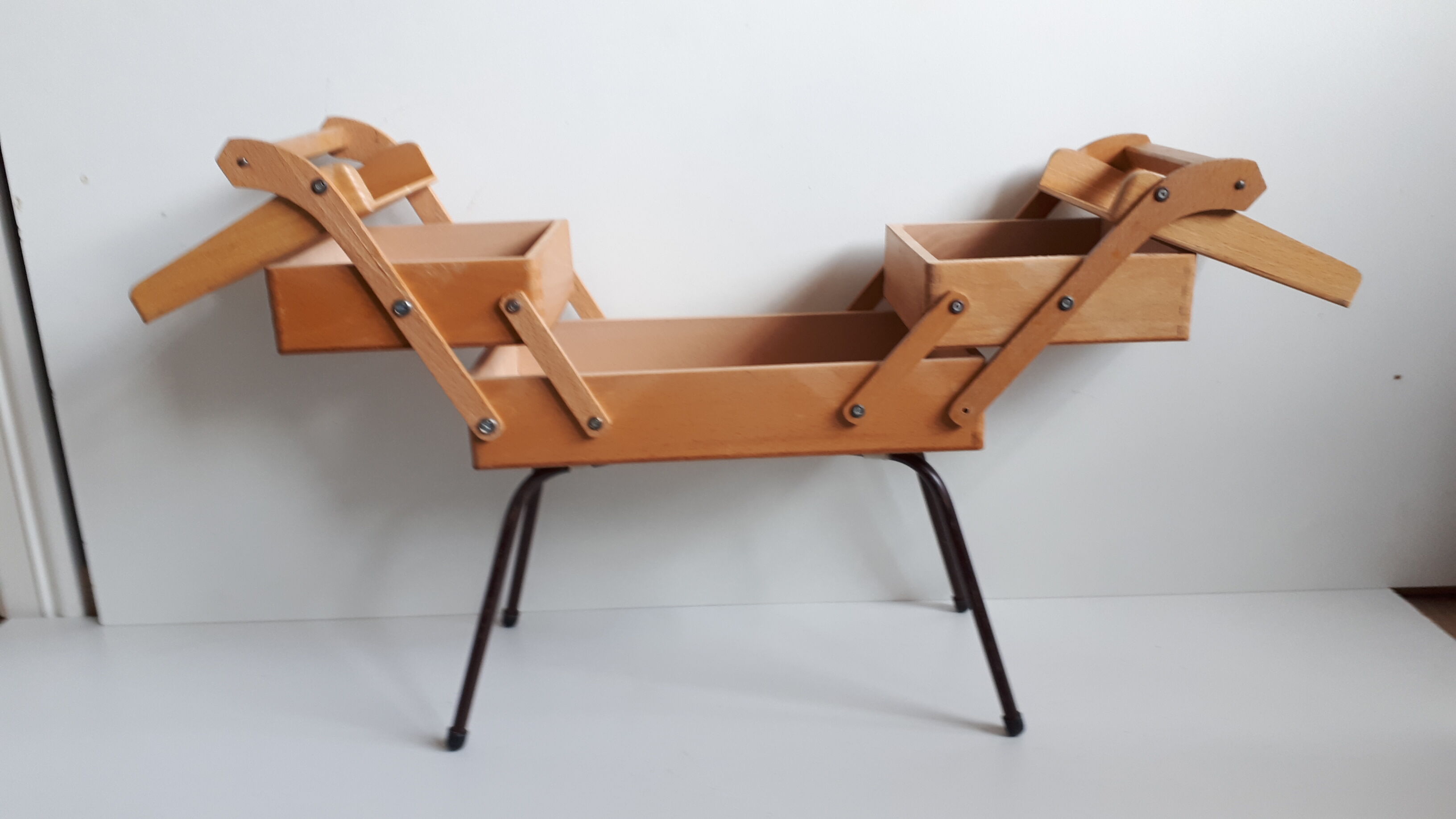 Former sewing worker on feet