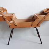 Former sewing worker on feet