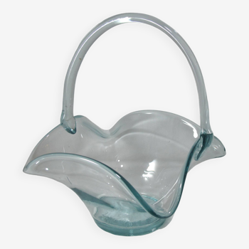 Basket-shaped glass basket