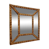 Miroir perlé en bois doré du 18e siècle