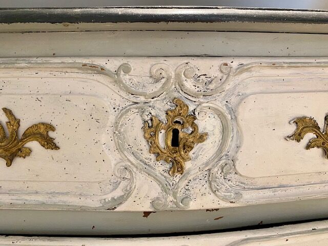 Painted chest of drawers