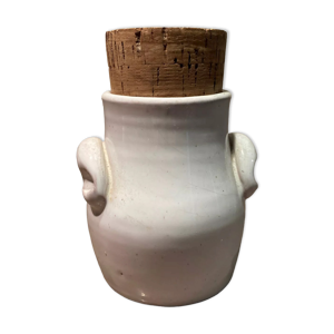 Pot en poterie de pouchain