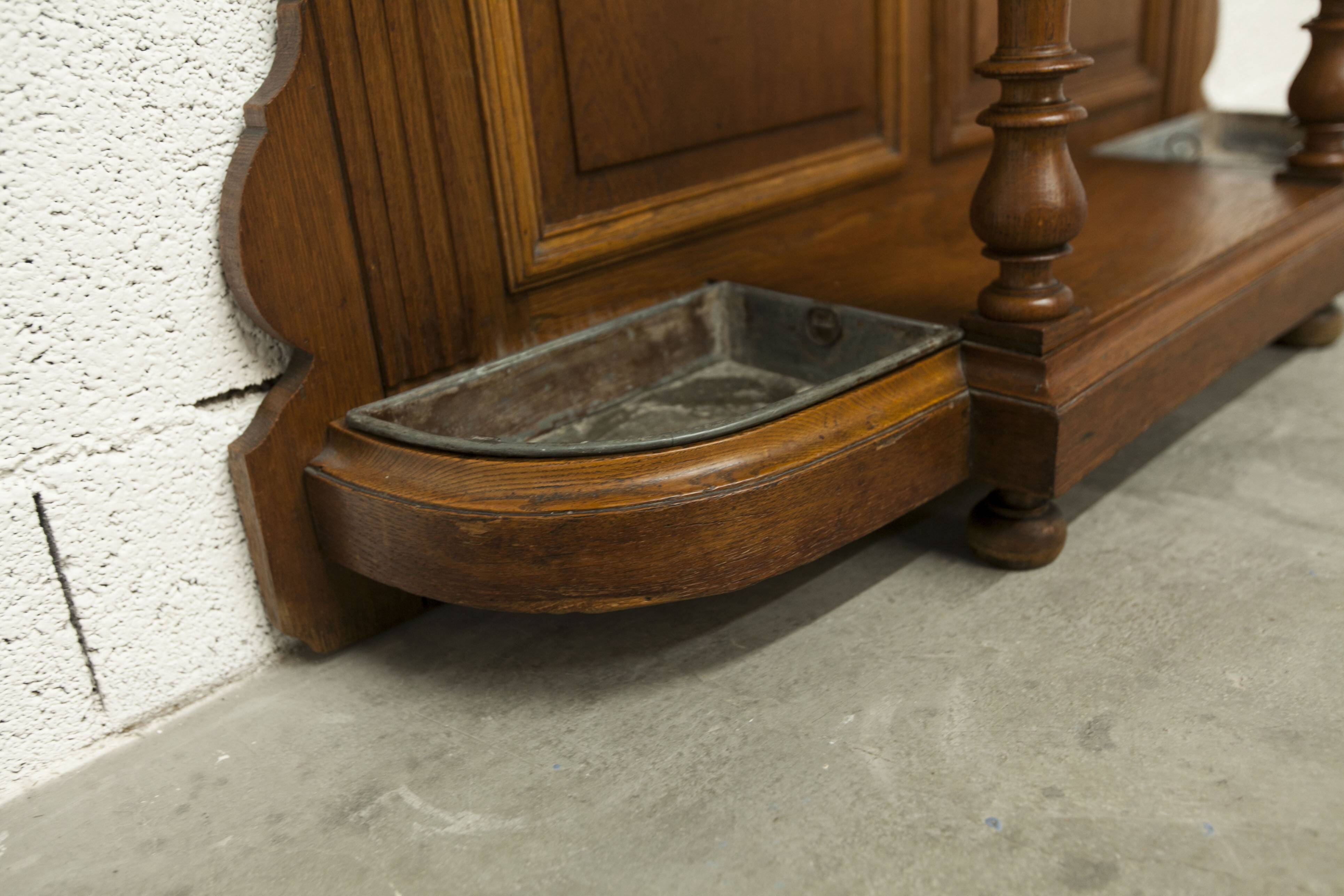 Vestiaire Napoléon III en noyer fin 19e, 3 miroirs, marbre