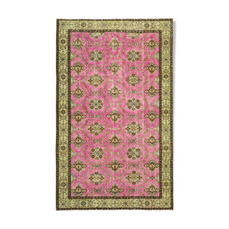 Handwoven overdyed oriental 1970s 174 cm x 278 cm pink carpet