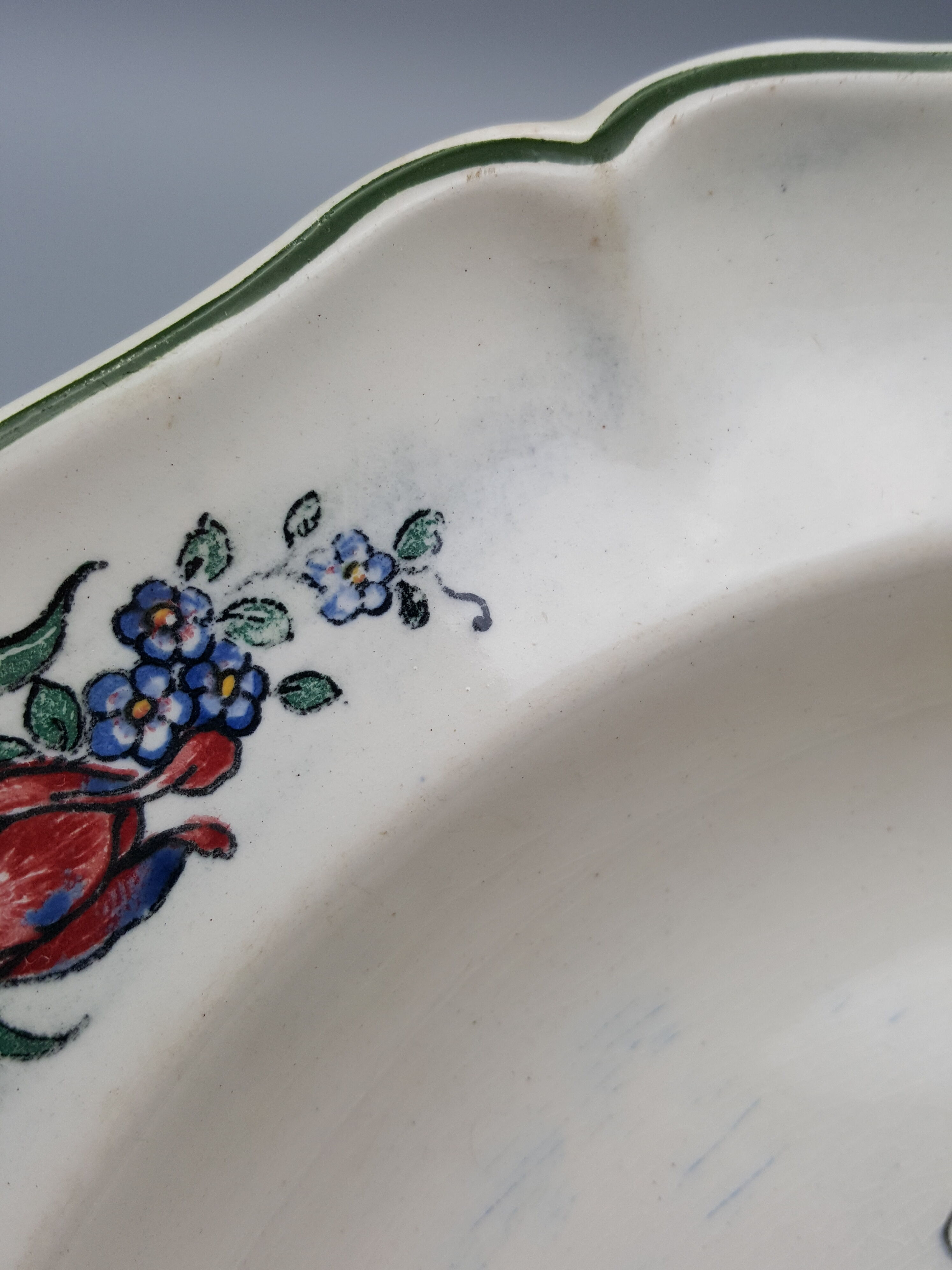 Series of 5 hollow plates Villeroy and Boch décor Mettlach flowers
