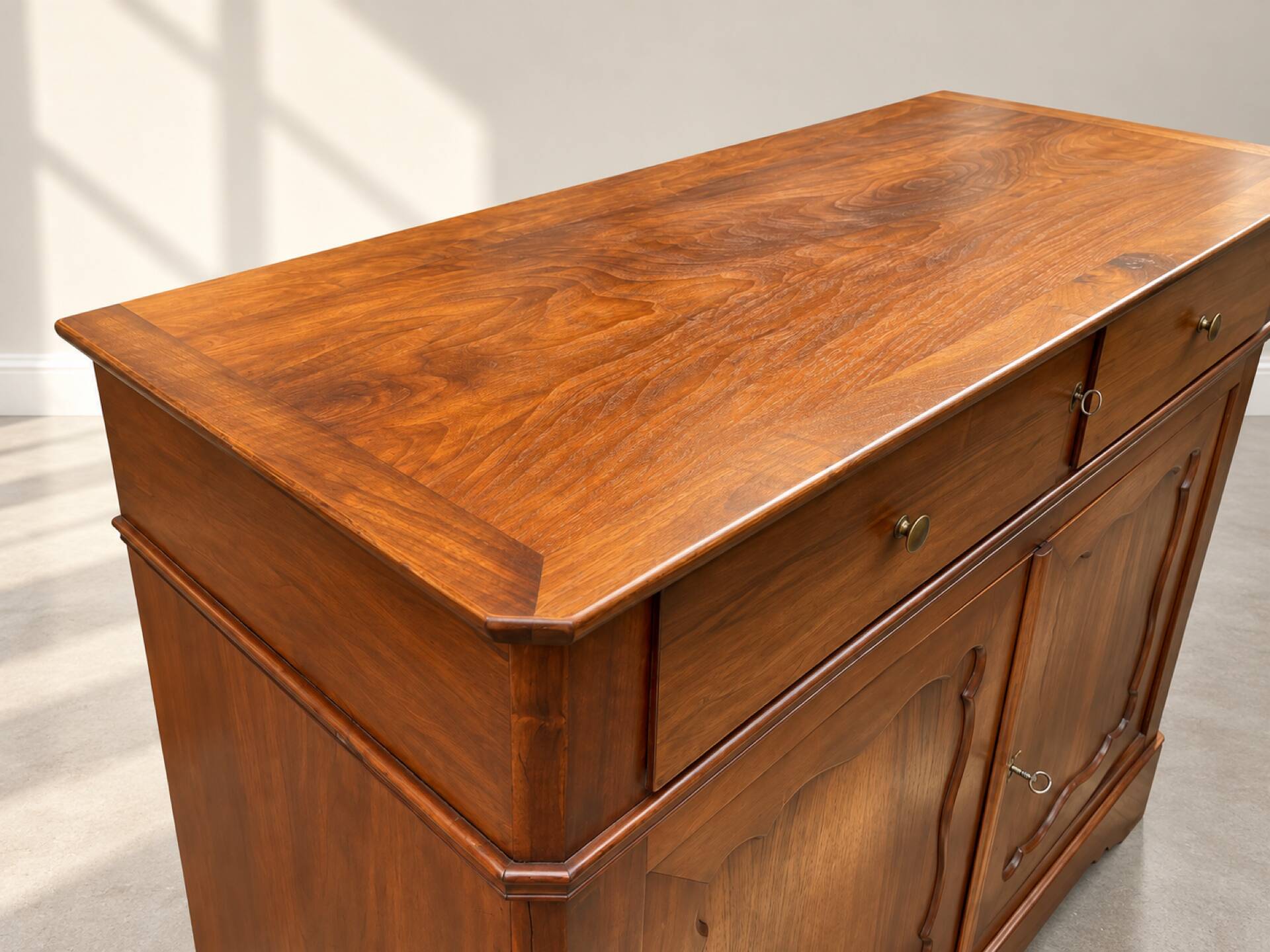 Buffet – Very supportive in solid walnut, quality artisanal work.