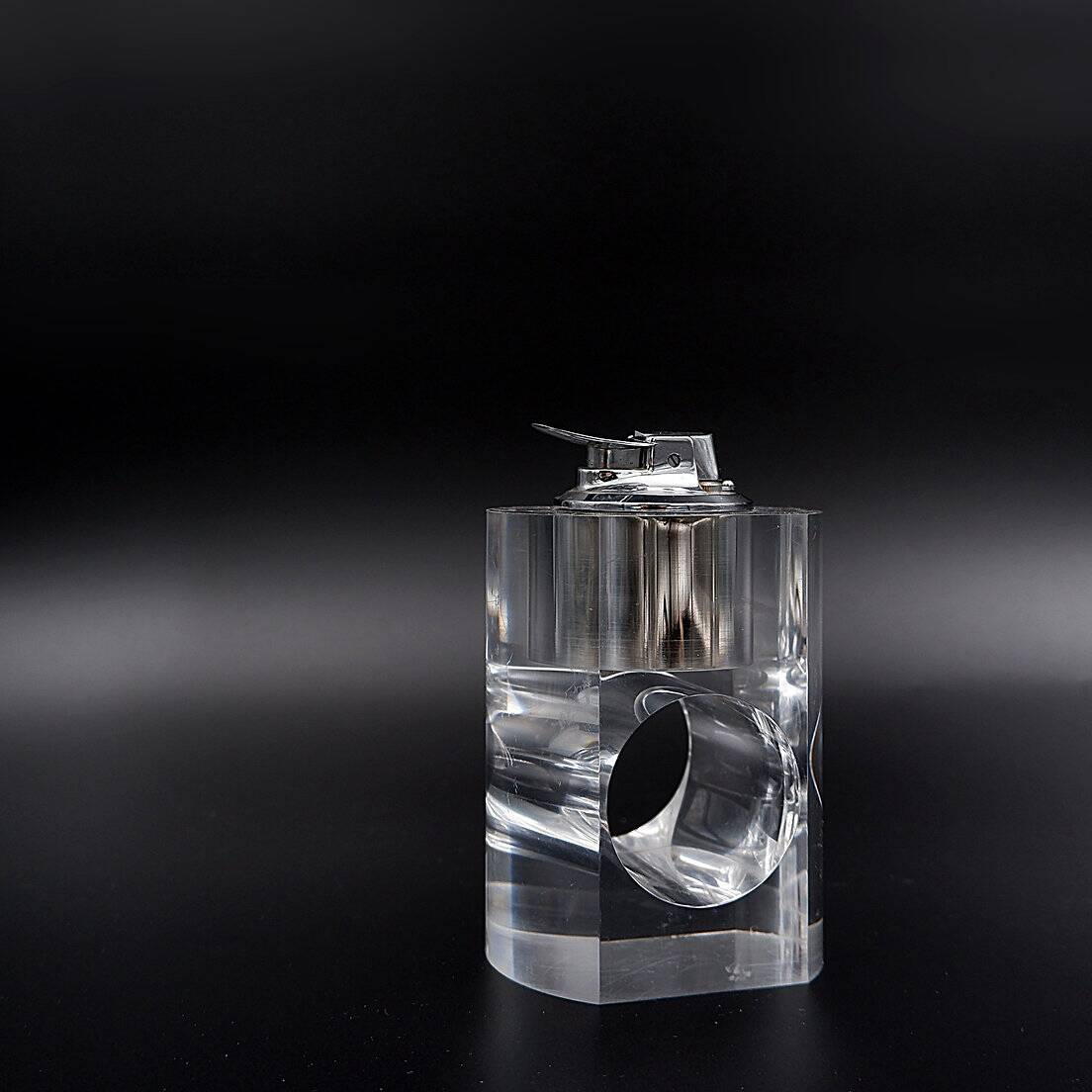 Vintage 1970s lucite Ronson table lighter