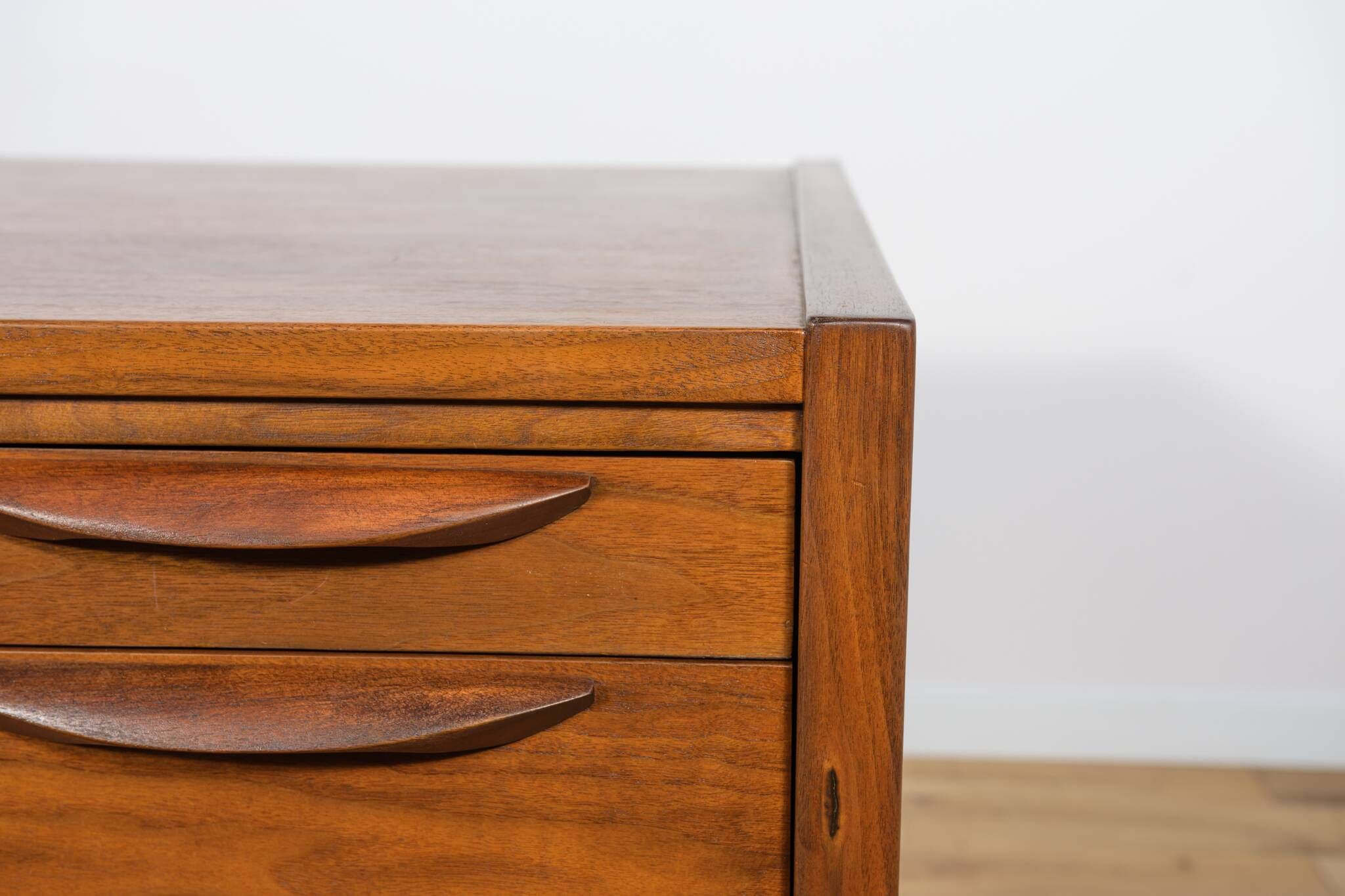 Mid-Century Walnut Desk by Jens Risom for Jens Risom Design, 1960s