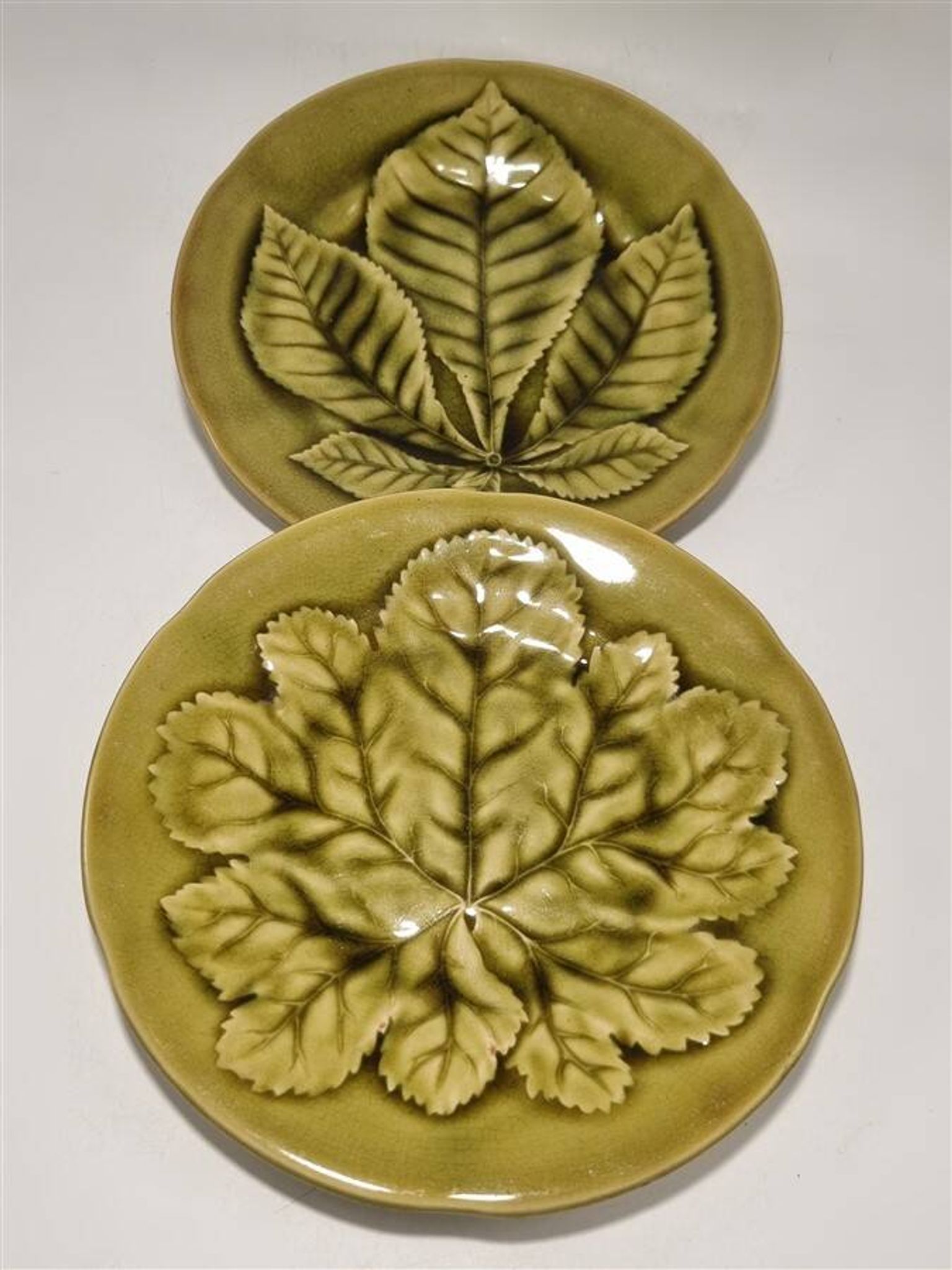 Duo d’assiettes en barbotine