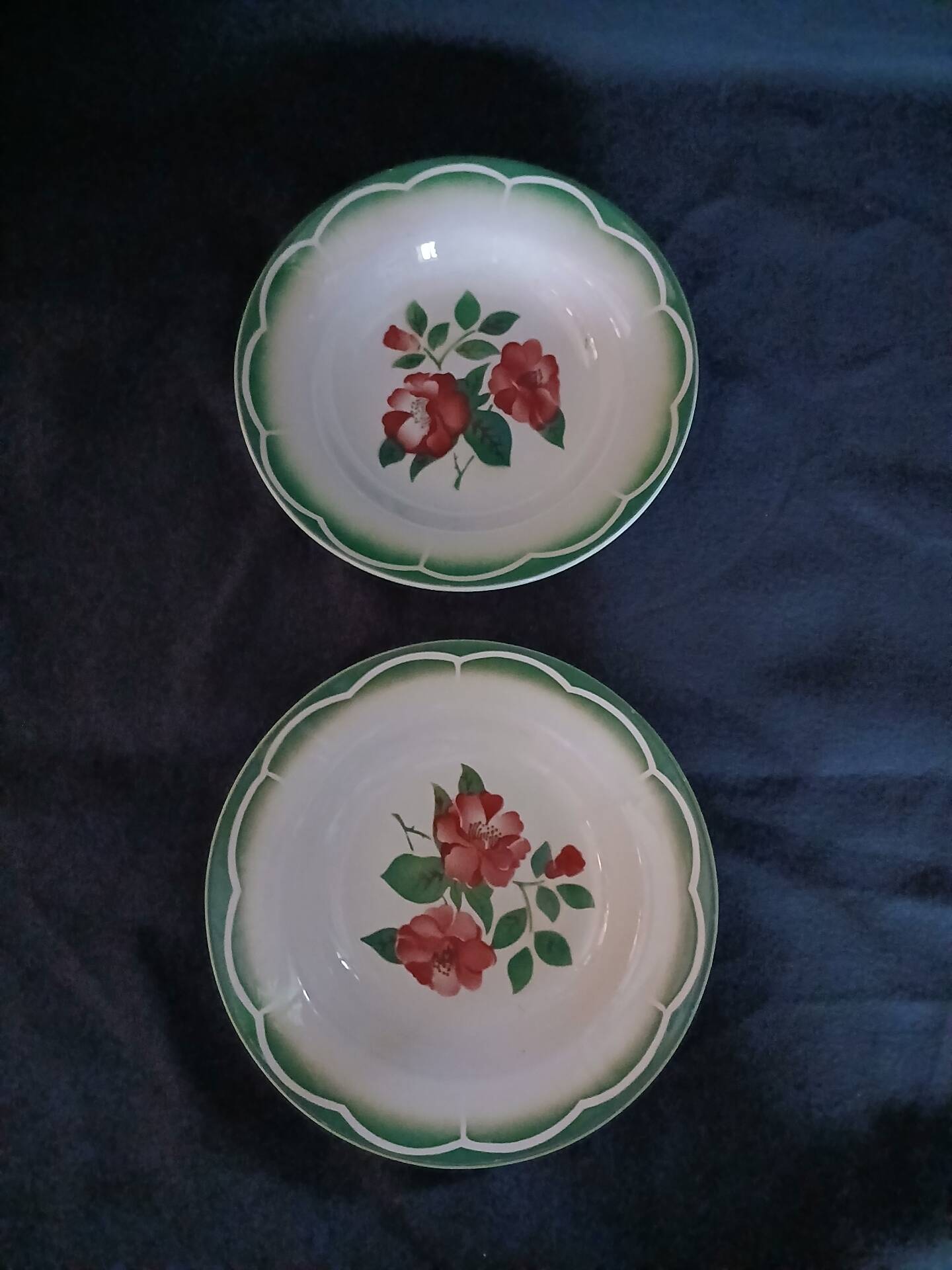 8 assiettes creuses anciennes dépareillées 