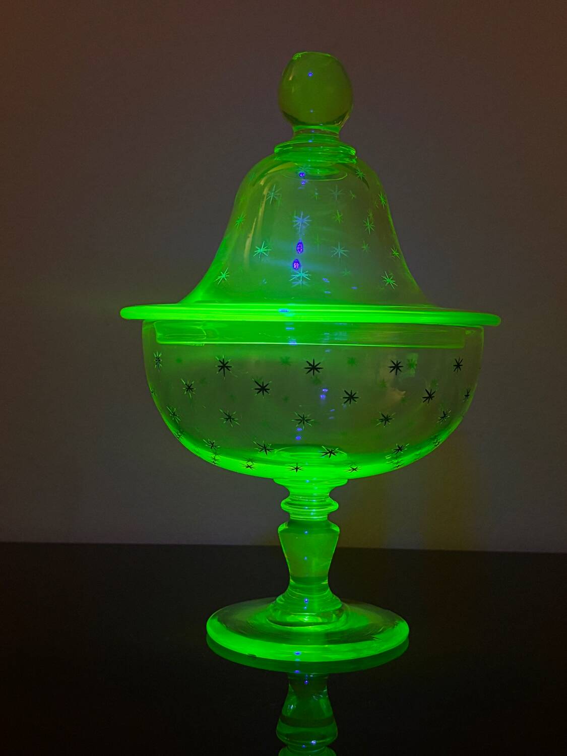 Baccarat/Saint Louis Compotier Ouraline crystal