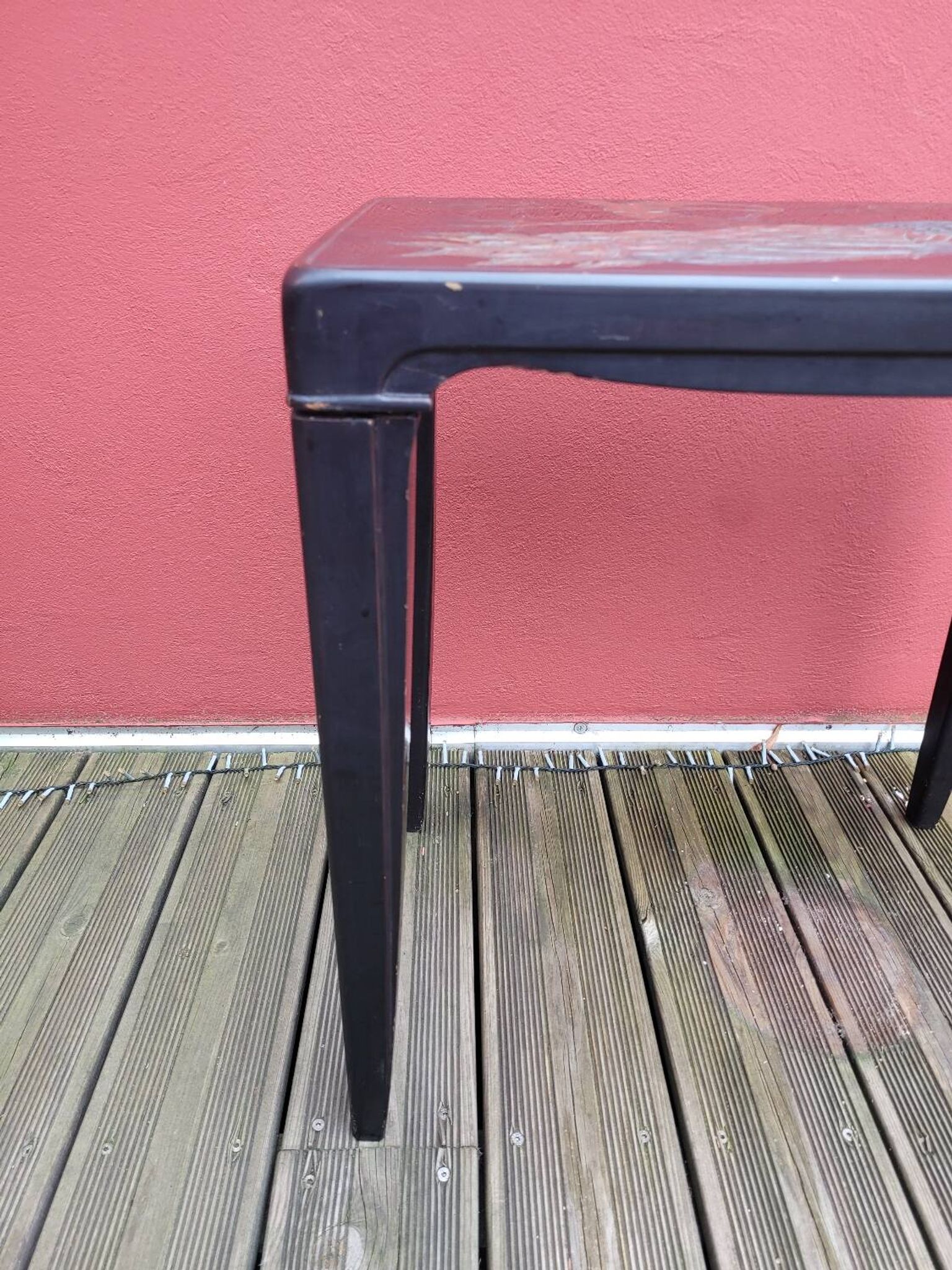 Japanese table in engraved lacquered wood