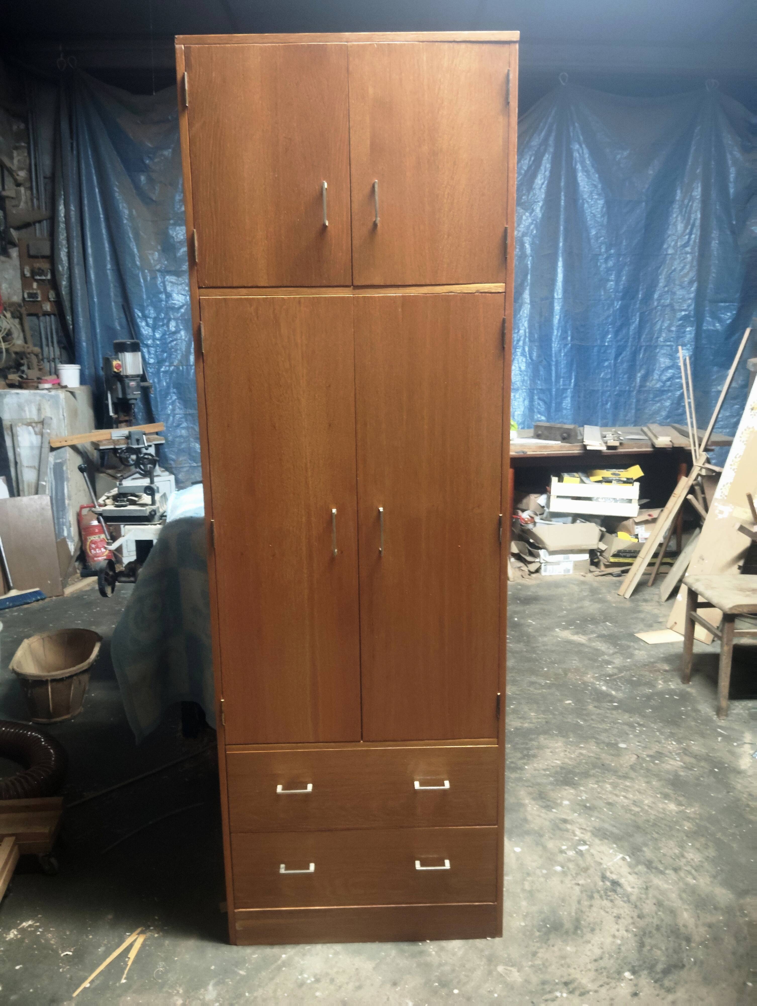 Armoire années 60 vintage faible largeur