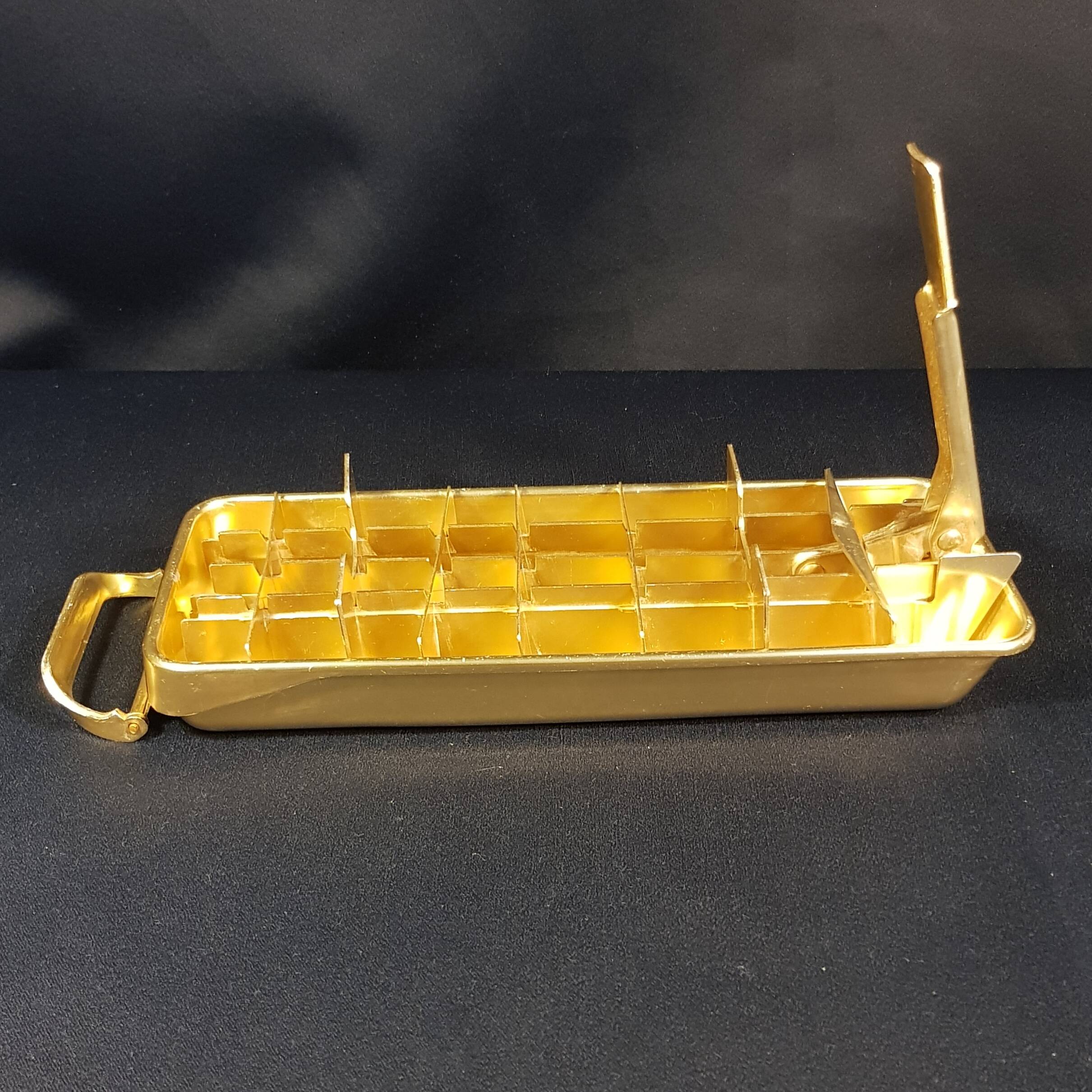 Quickube ice cube tray