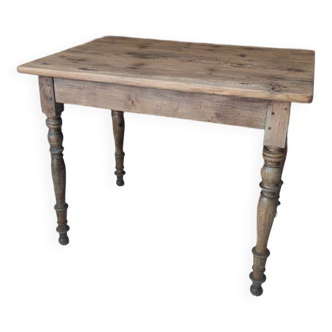 Small farm table with turned legs