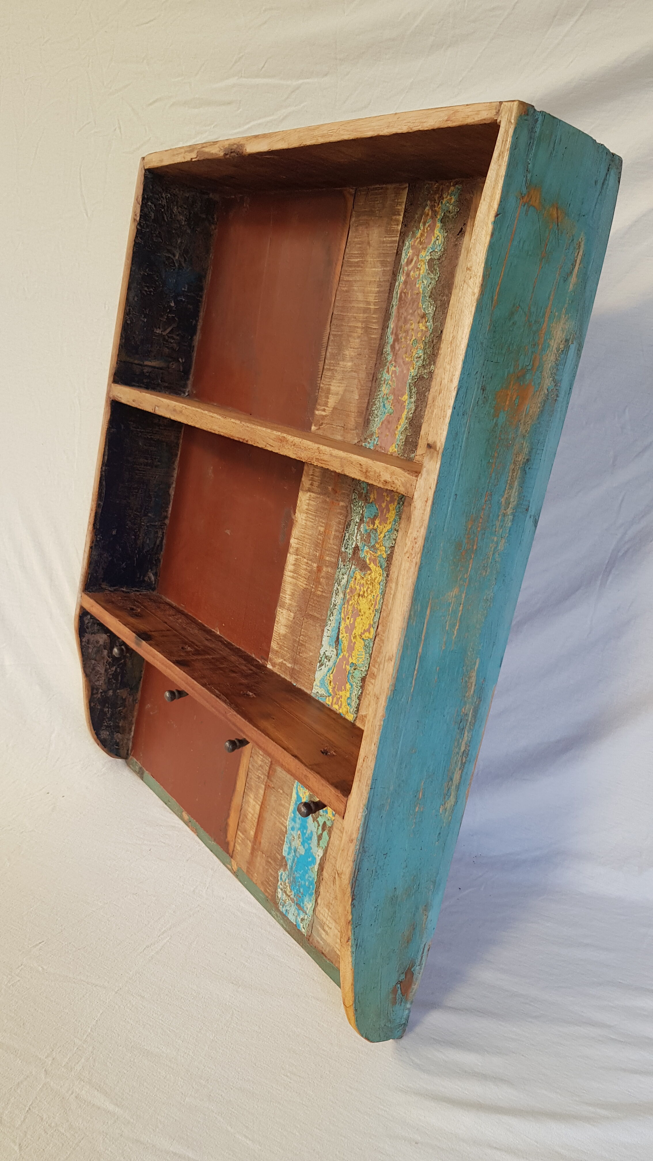 Wall shelf 3 shelves + 4 hooks cast iron in polychrome wood