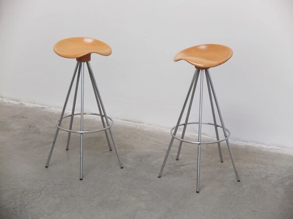 Paire de tabourets de bar pivotants 'Jamaica' par Pepe Cortès pour BD Barcelona, années 1990.