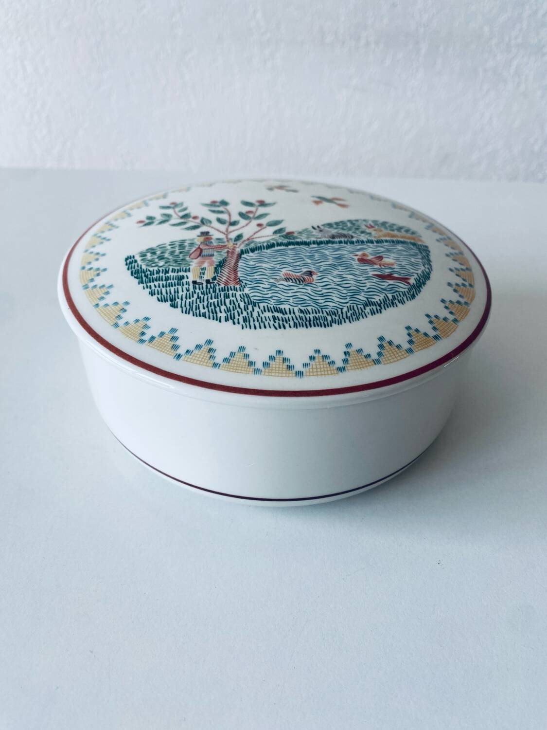 Villeroy and Boch candy box