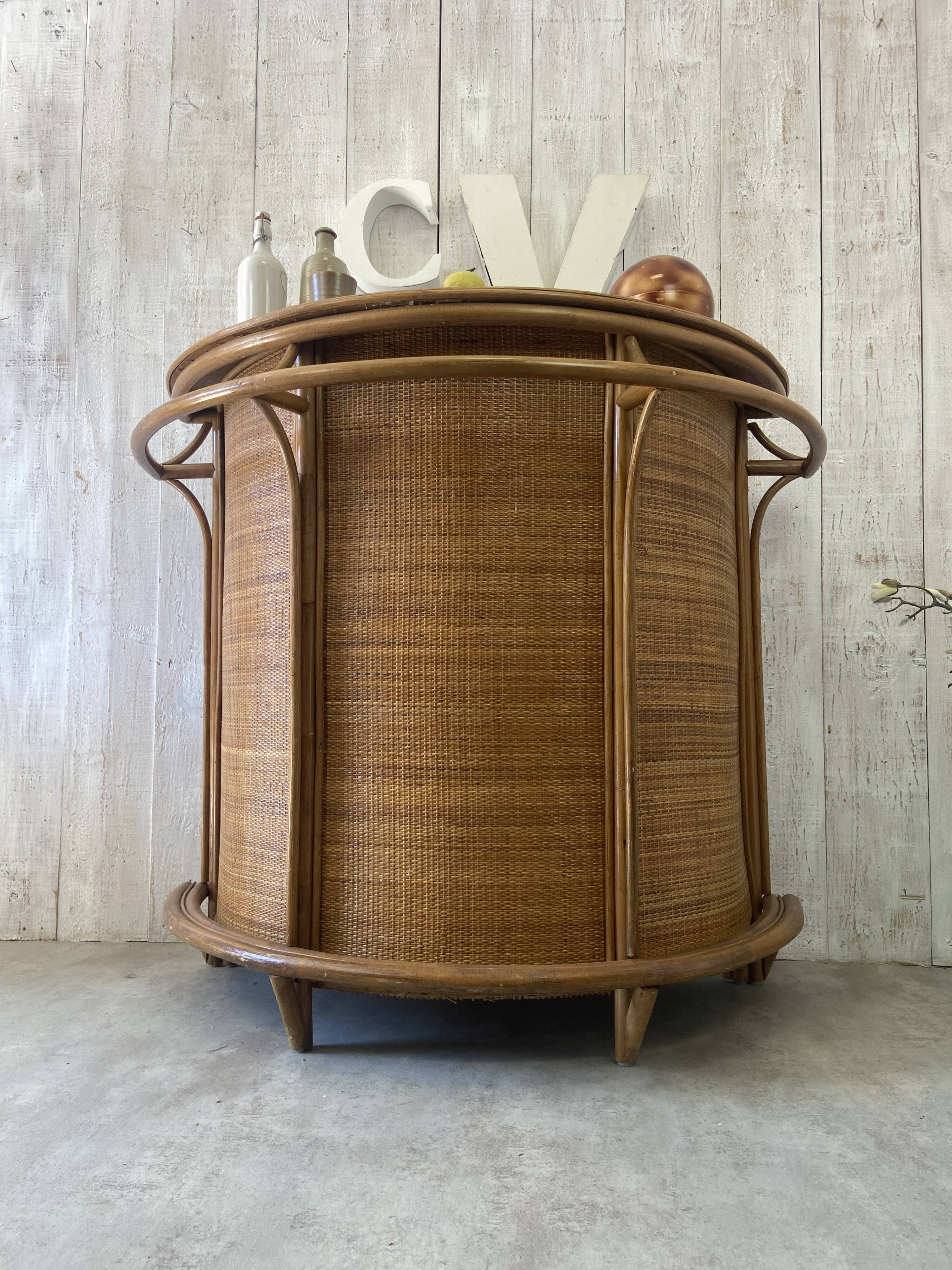 Vintage rattan bar