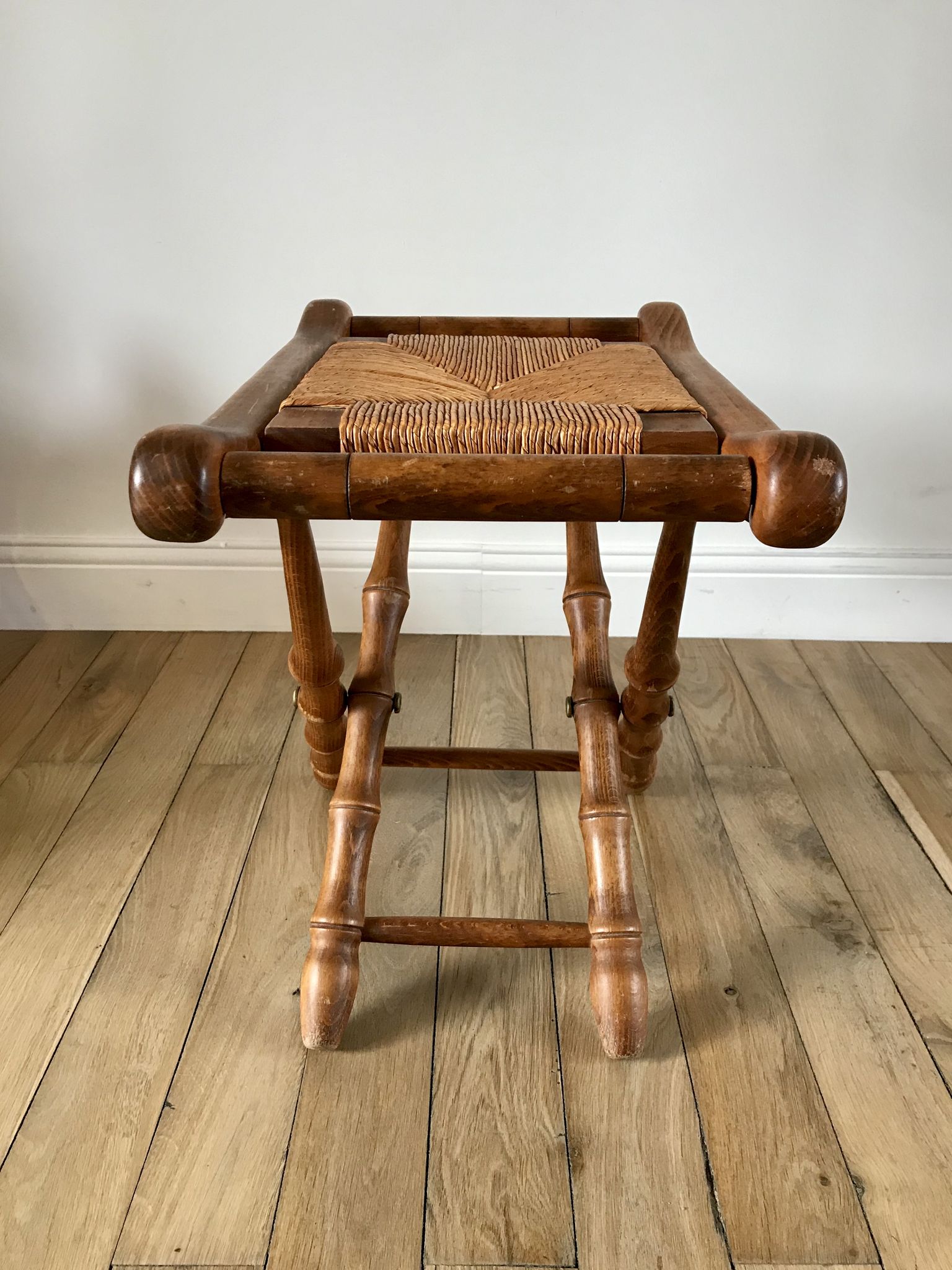 Folding stool in beech wood and mulching years 40-50