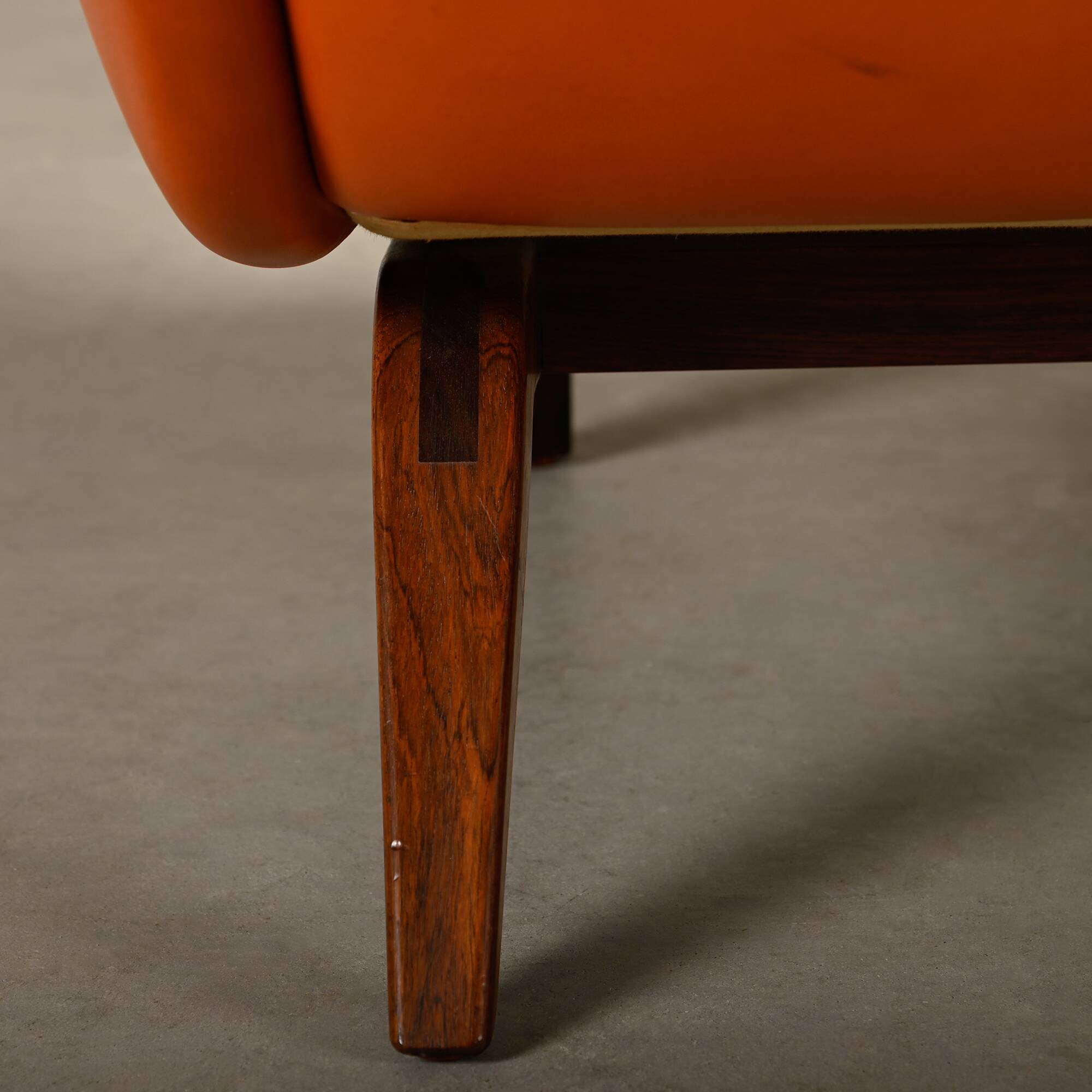 Illum Wikkelsø Wingback Armchair Model 110 in Cognac Leather, Denmark 1960s