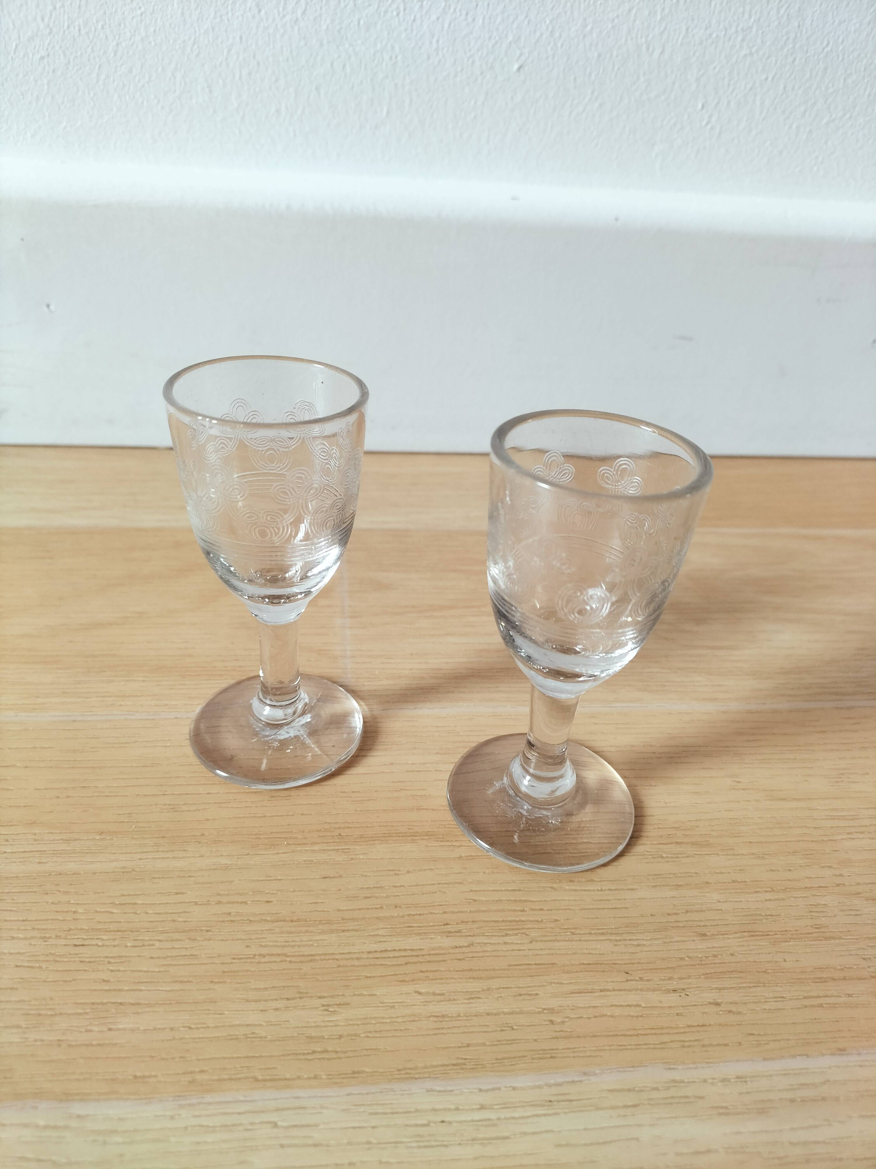 Set of 2 liqueur glasses
